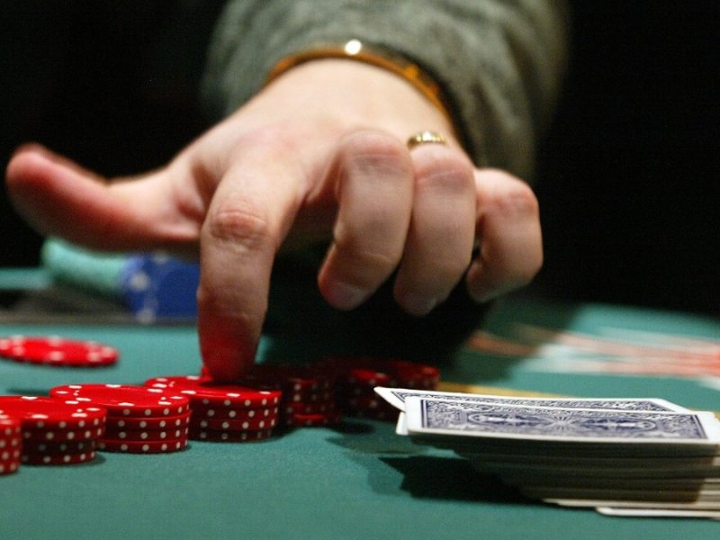 Shuffling the Deck: How Poker Apps Have Revolutionized the Poker Game - ON  The Spiral